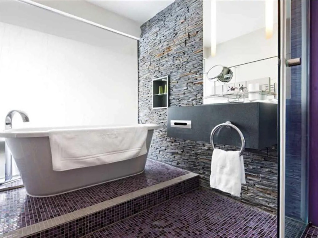 Cliff House Hotel - Bathroom detail